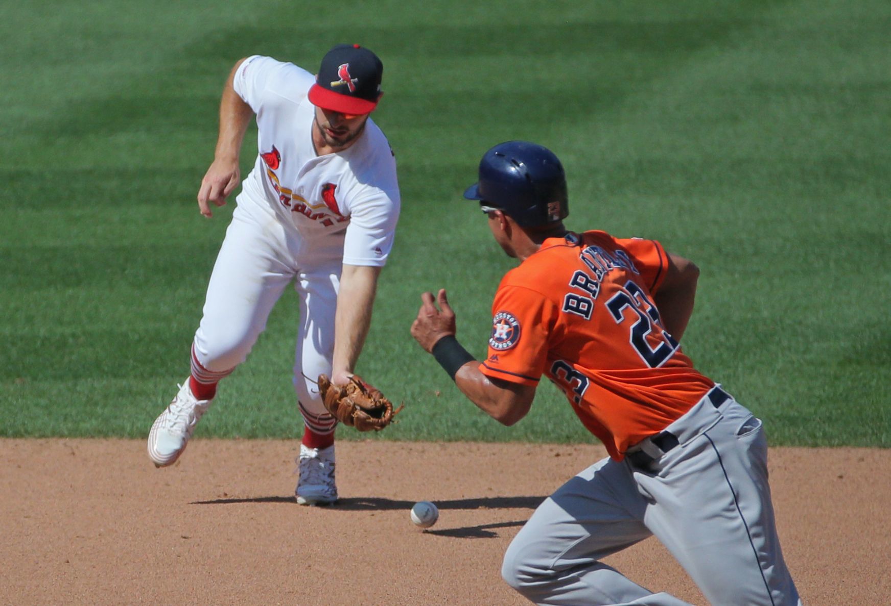 Astros blast off on the Cards 6-2